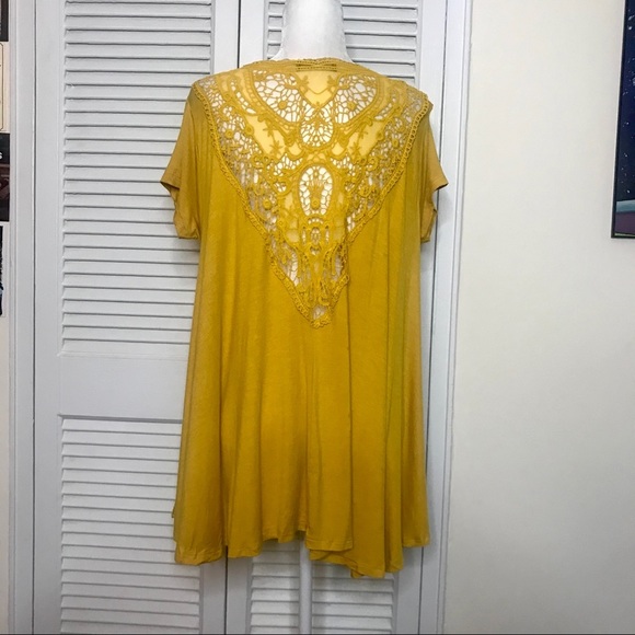 ezra Tops - NWOT Oversized Shirt w/ Lace Back by Ezra